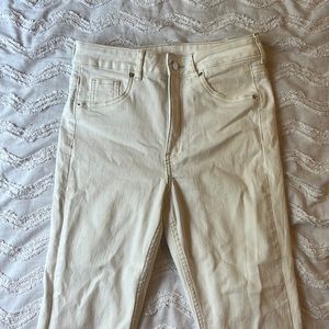 Wight low rise, skinny jeans